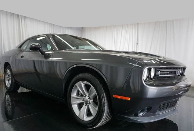 Used 2023 Dodge Challenger SXT RWD image 2
