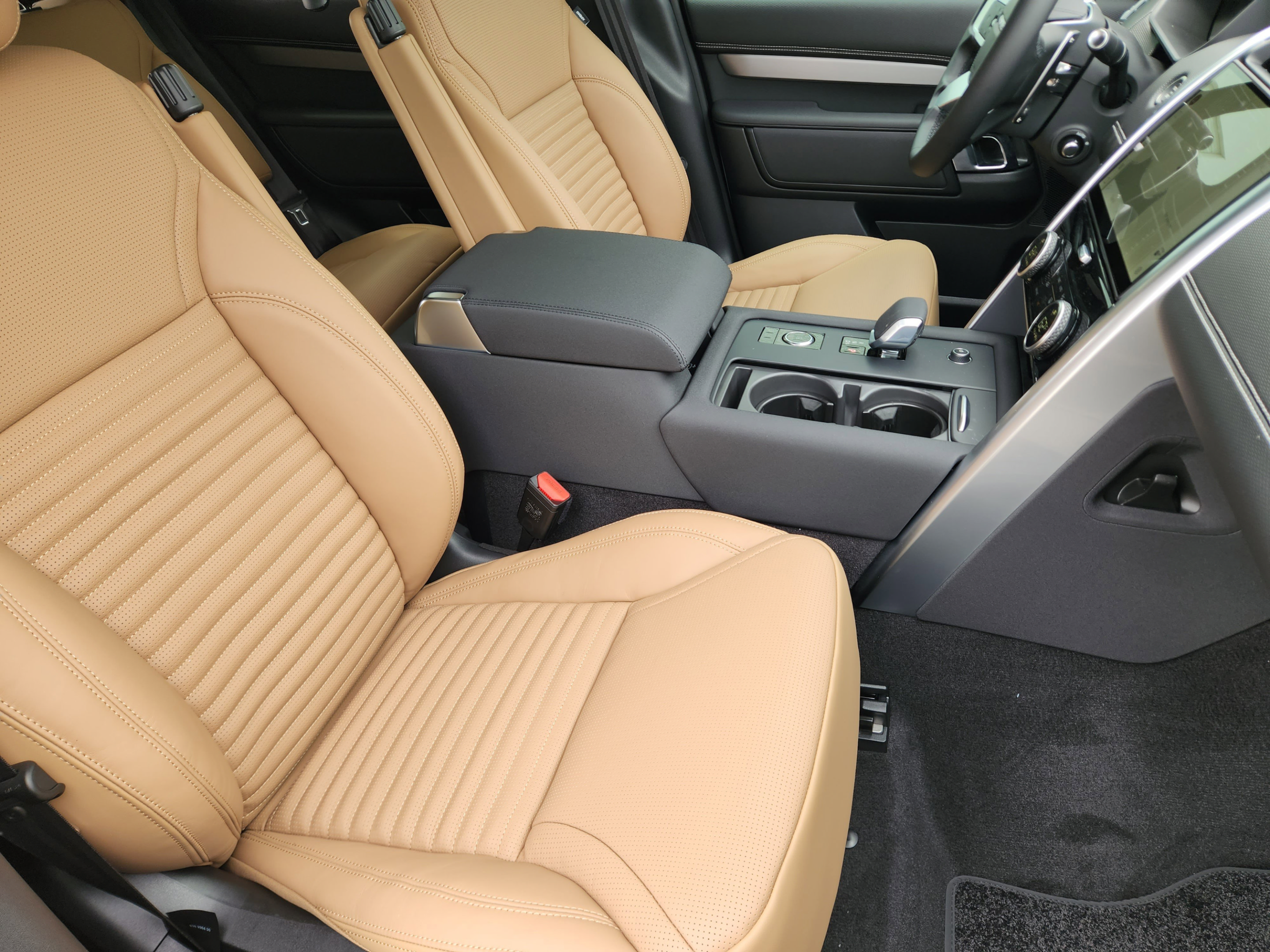 New 2026 Land Rover Discovery Limited Edition AWD/4WD image 9