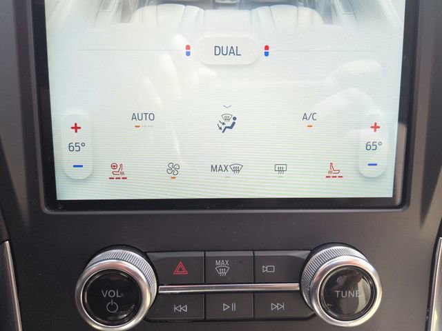 Used 2024 Ford Edge Titanium AWD/4WD image 39