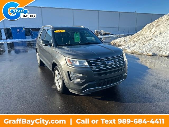 Used 2017 Ford Explorer XLT w/ Equipment Group 202A image 7