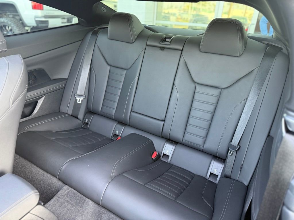 Used 2023 BMW M440i Coupe w/ Premium Package image 11