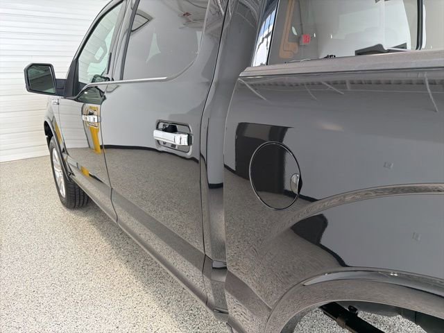 Used 2018 Ford F150 Platinum w/ Equipment Group 701A Luxury image 35