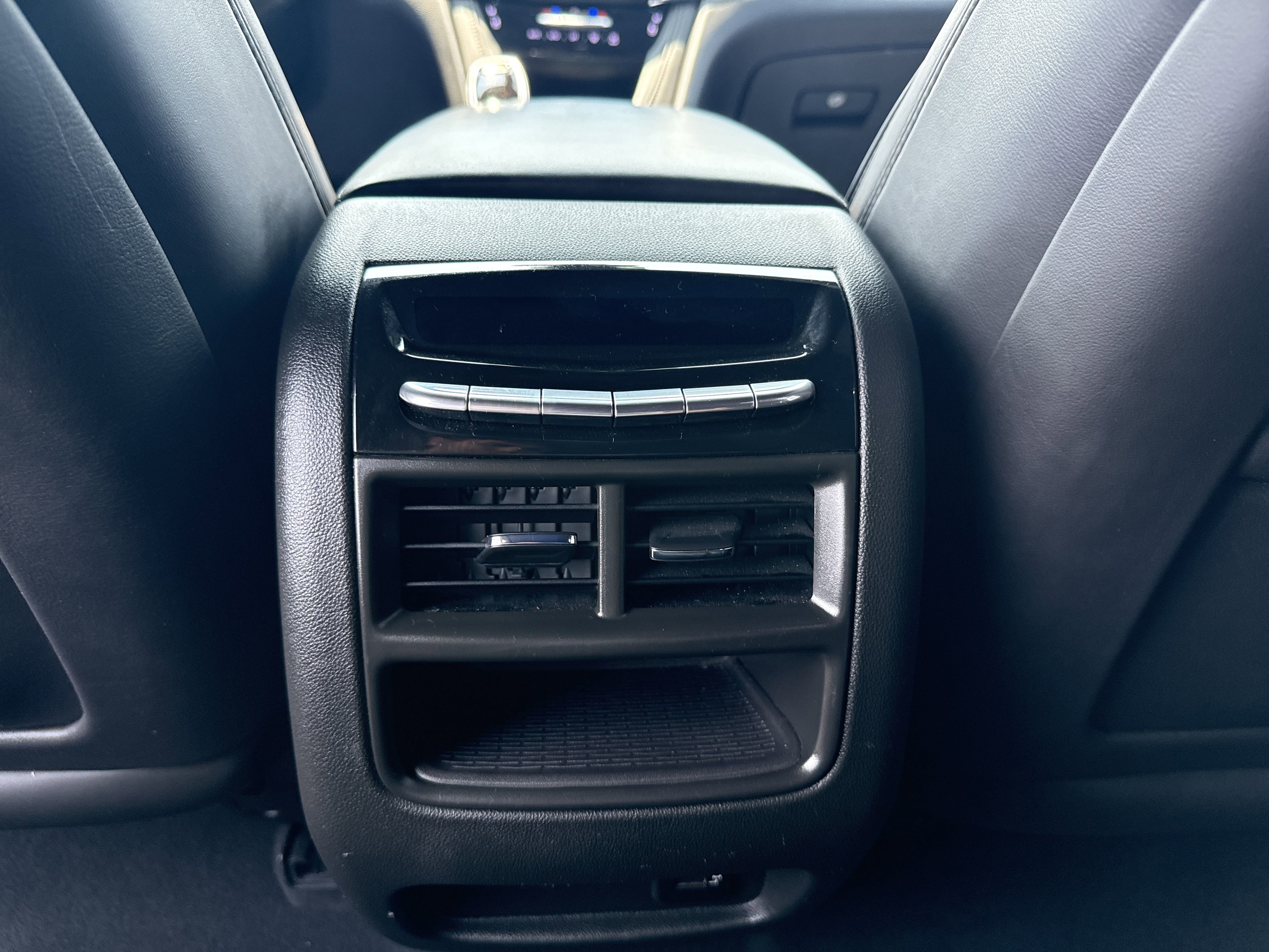 Used 2017 Cadillac XT5 Platinum w/ Driver Assist Package image 26