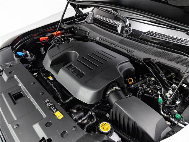 New 2026 Land Rover Defender 110 X-Dynamic SE AWD/4WD image 11