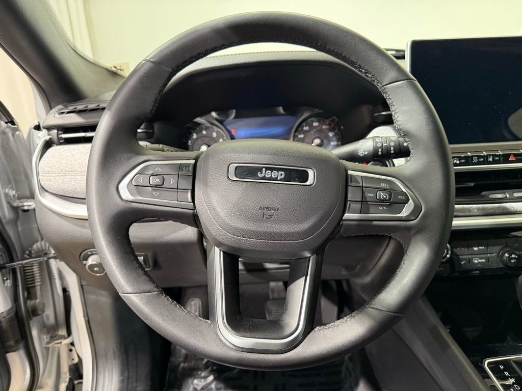 Used 2024 Jeep Compass Latitude image 22