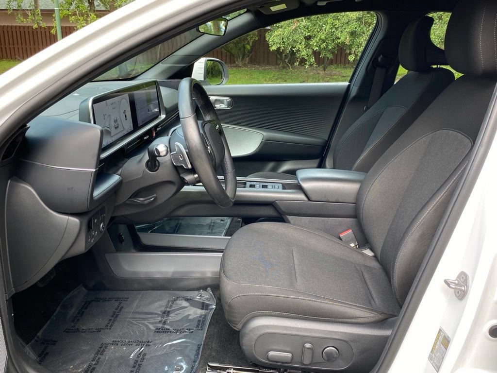 Used 2023 Hyundai Ioniq 6 SE RWD image 15