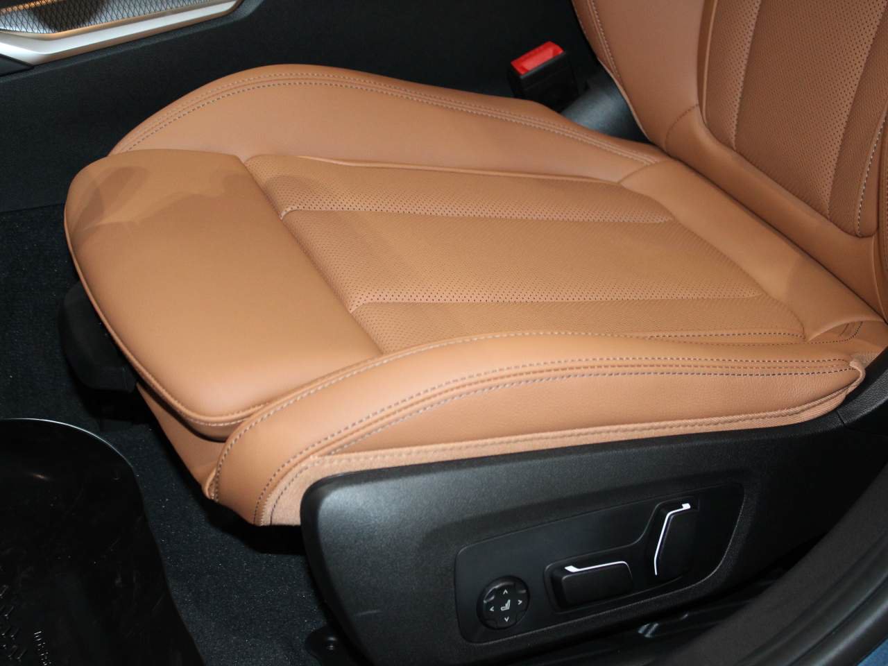 Used 2026 BMW 330i Sedan RWD image 14