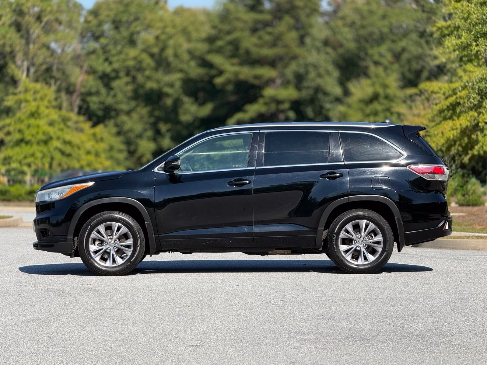 Used 2015 Toyota Highlander XLE AWD/4WD image 9