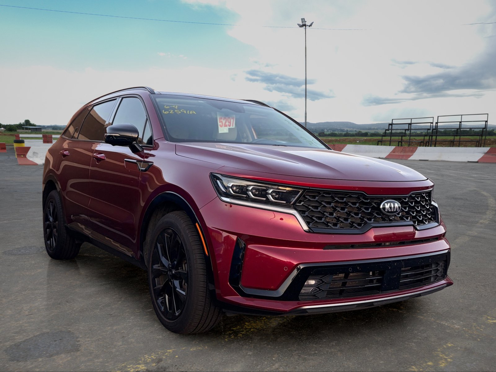 Certified 2021 Kia Sorento SX FWD image 2