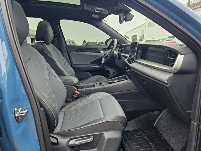 Used 2025 Volkswagen Tiguan SE R-Line AWD/4WD image 10