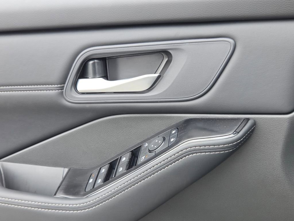 New 2026 Nissan Rogue SV image 26