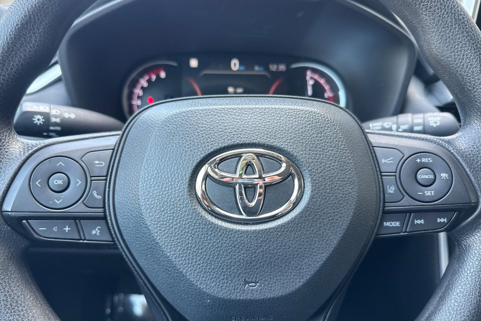 Used 2024 Toyota RAV4 XLE w/ Convenience Package FWD image 28