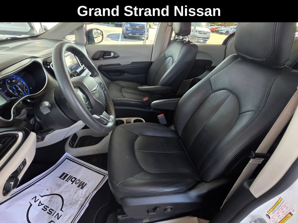 Used 2018 Chrysler Pacifica LX FWD image 17