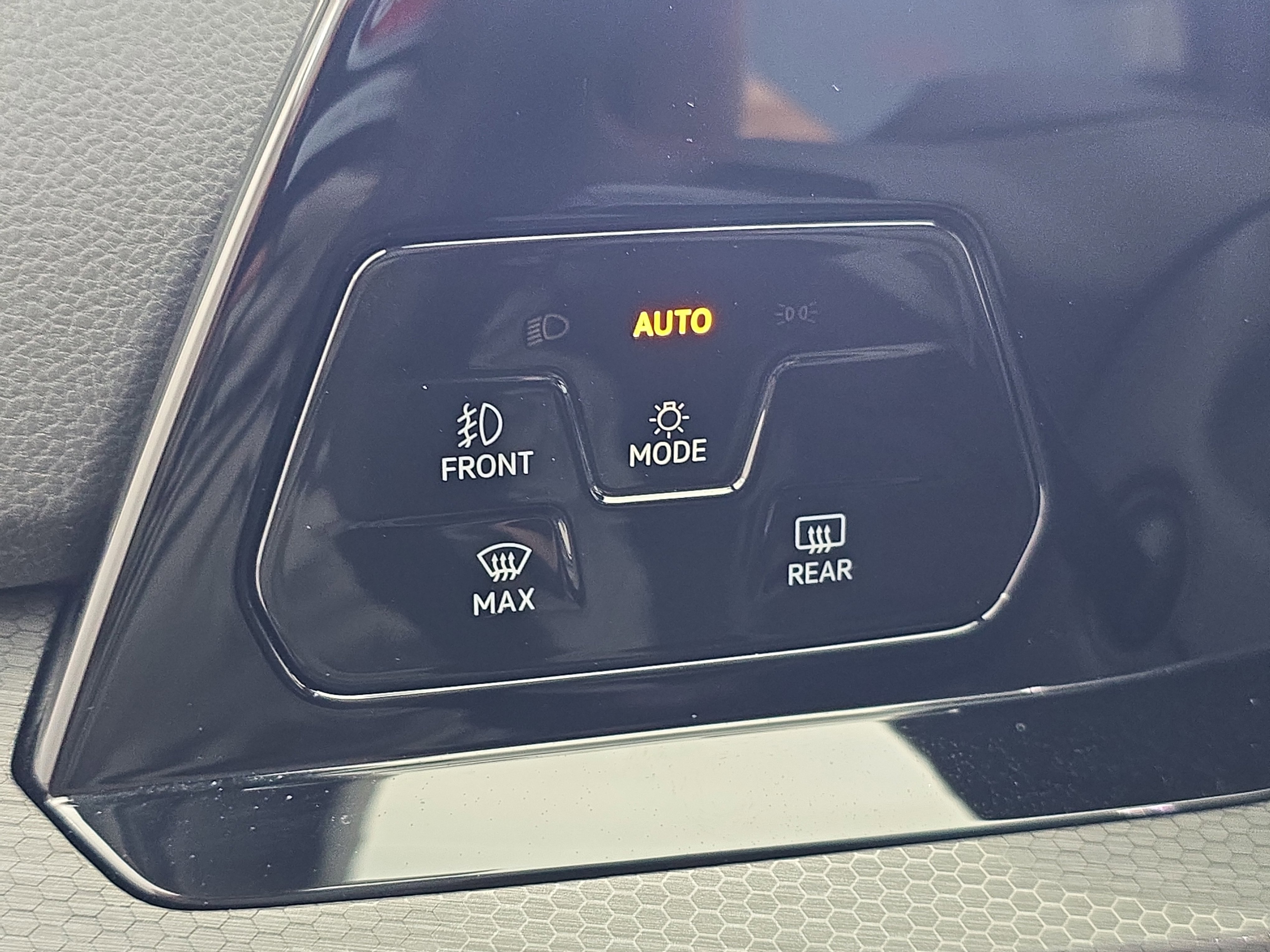 Used 2023 Volkswagen GTI SE image 25