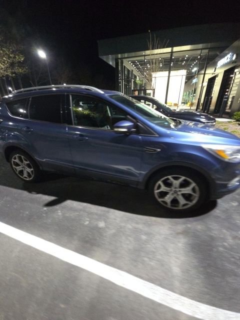 Used 2018 Ford Escape Titanium w/ Ford Safe & Smart Package image 8