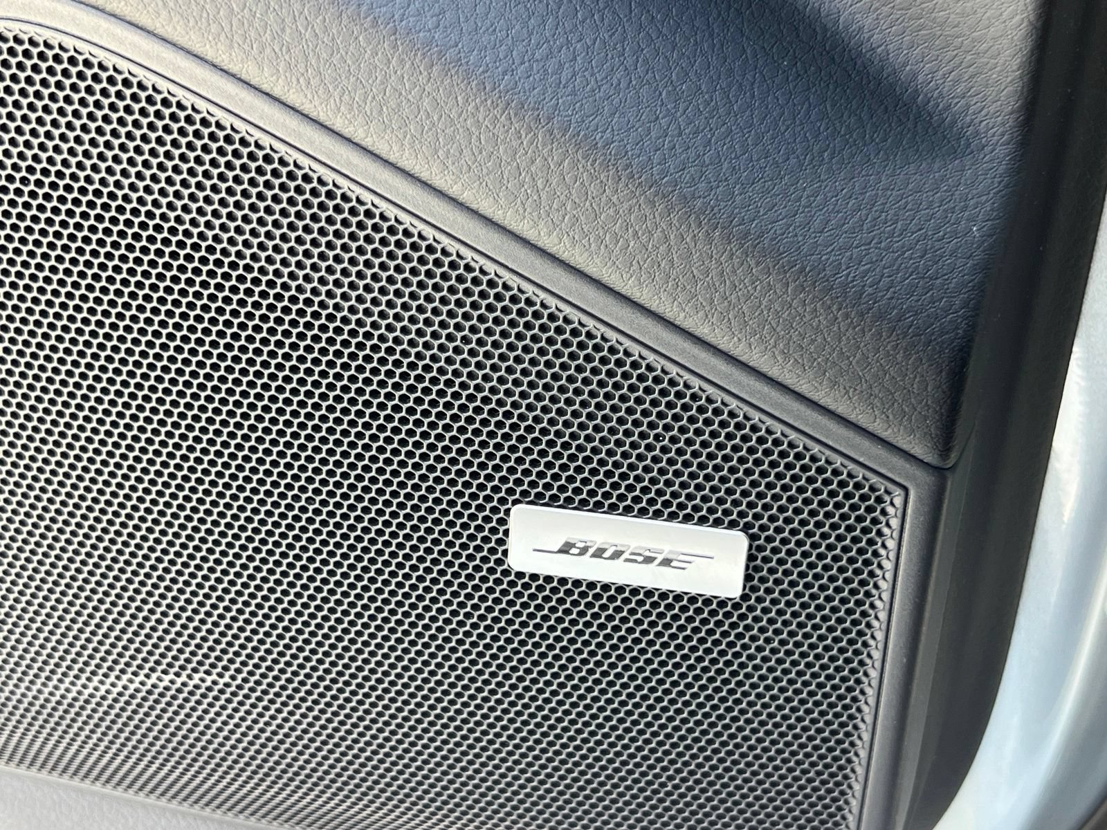 Certified 2024 Porsche Cayenne Coupe AWD/4WD image 34