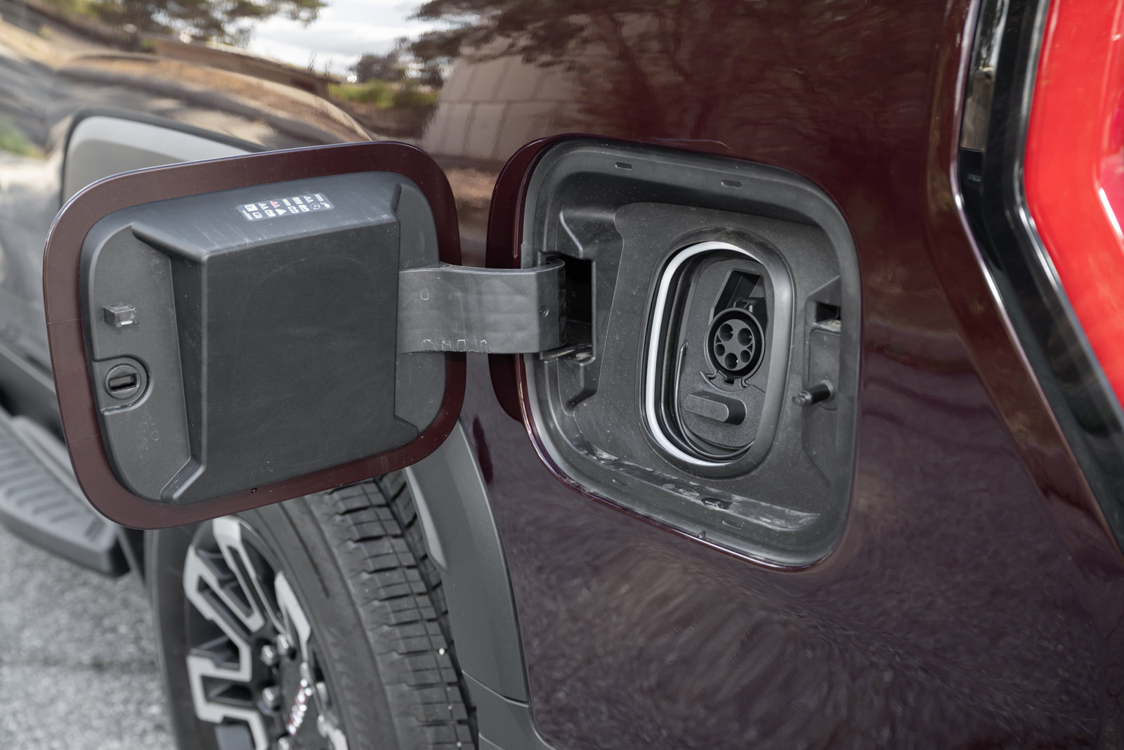 New 2026 GMC Sierra EV Elevation image 14