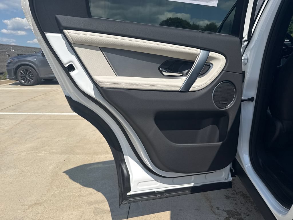 New 2026 Land Rover Discovery Sport Landmark AWD/4WD image 12