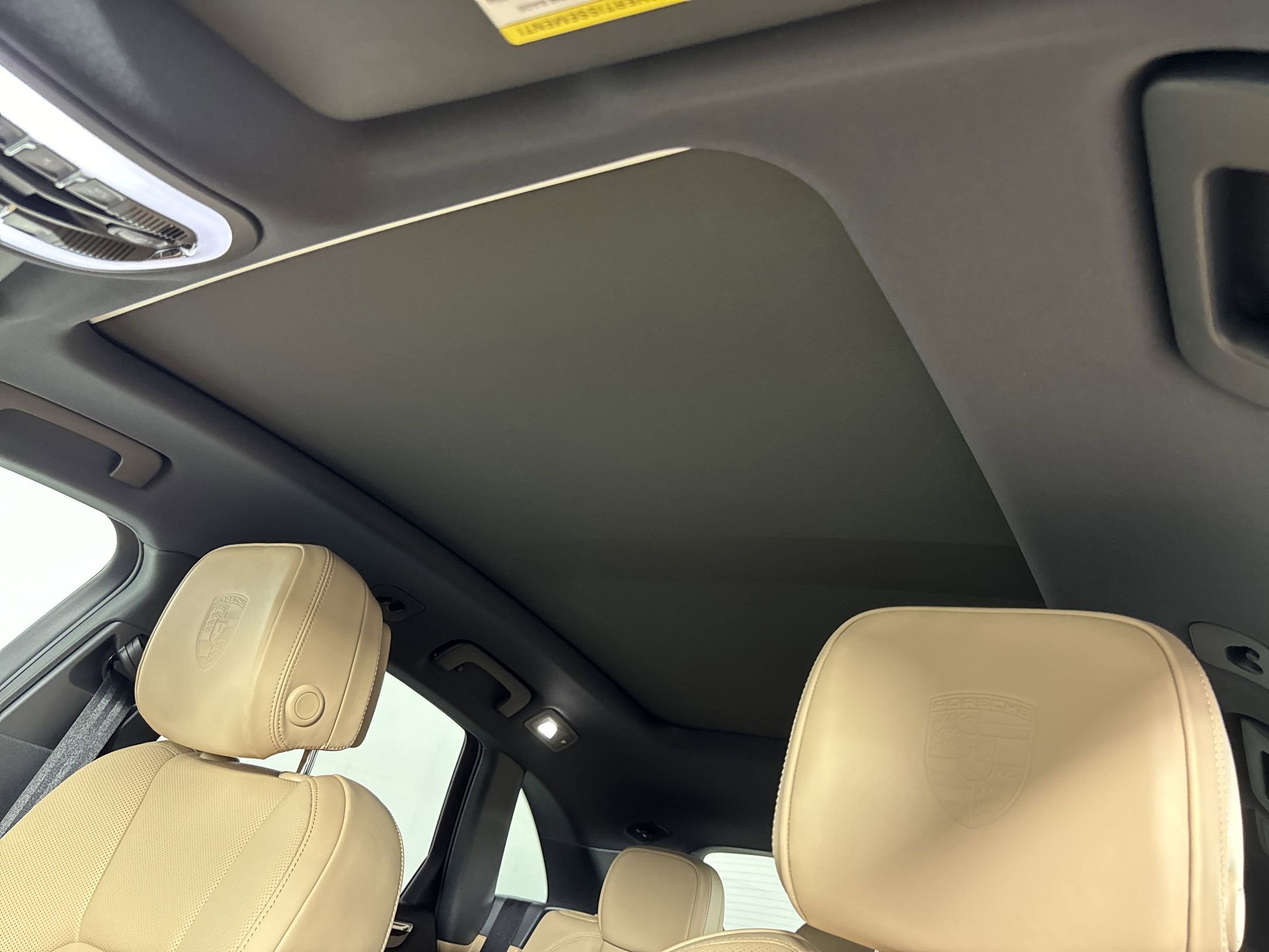 Certified 2025 Porsche Macan image 23