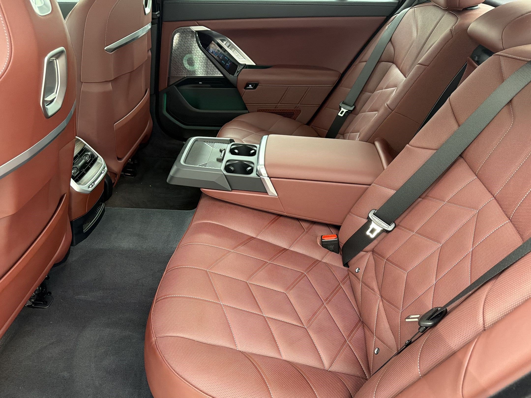 Certified 2025 BMW 760i xDrive AWD/4WD image 21