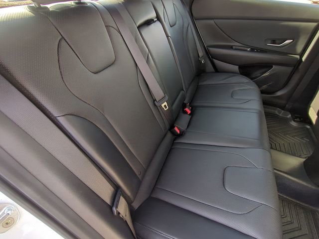 Used 2023 Hyundai Elantra Limited image 33