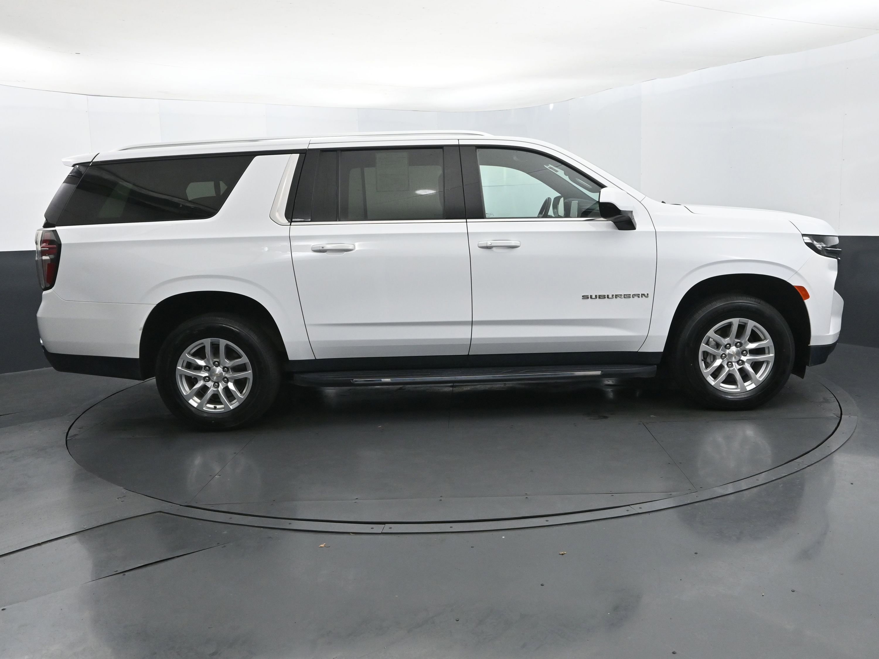 Used 2024 Chevrolet Suburban LT AWD/4WD image 6