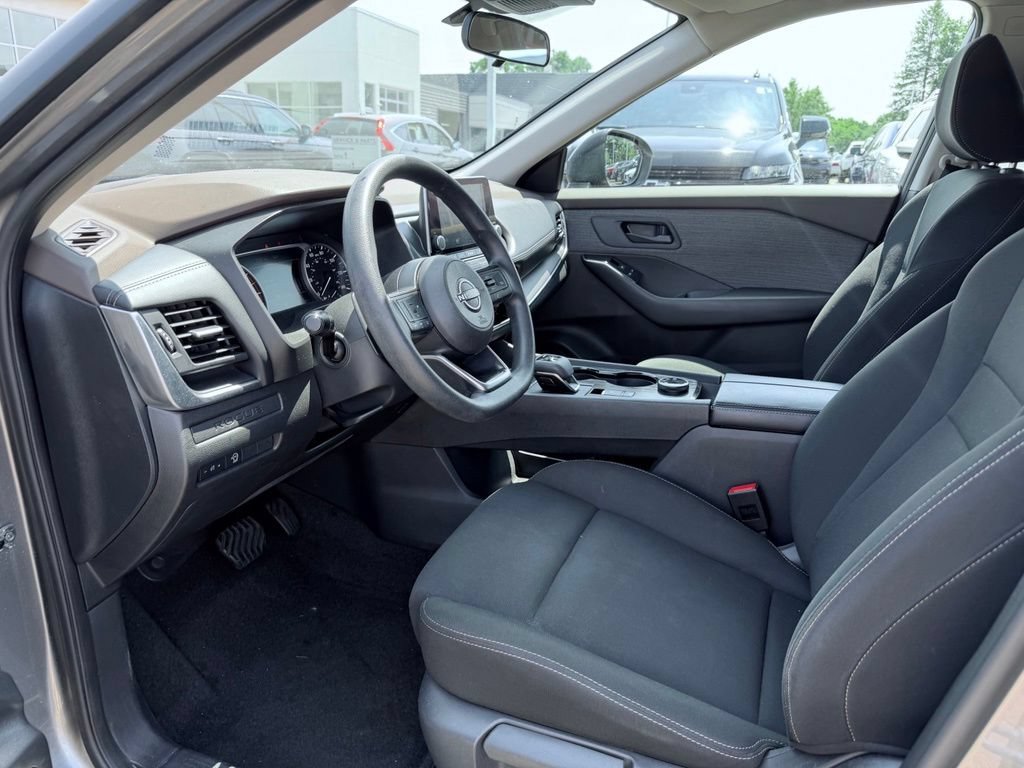 Used 2023 Nissan Rogue S AWD/4WD image 17