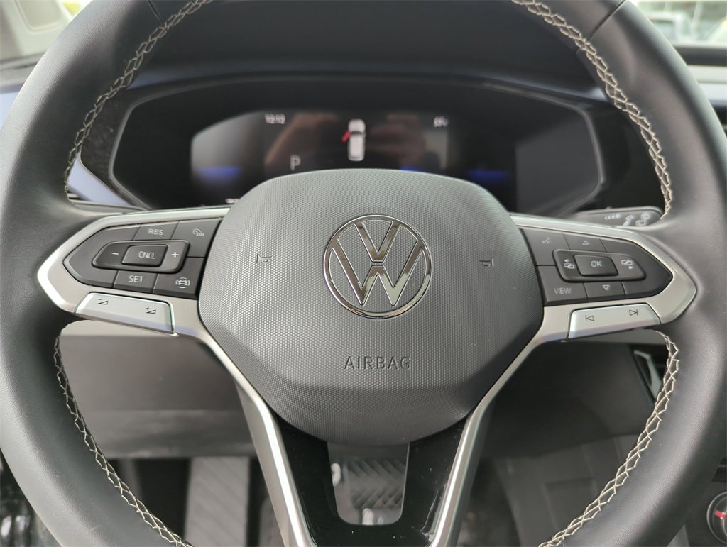 Used 2022 Volkswagen Taos SE w/ Panoramic Sunroof Package image 41
