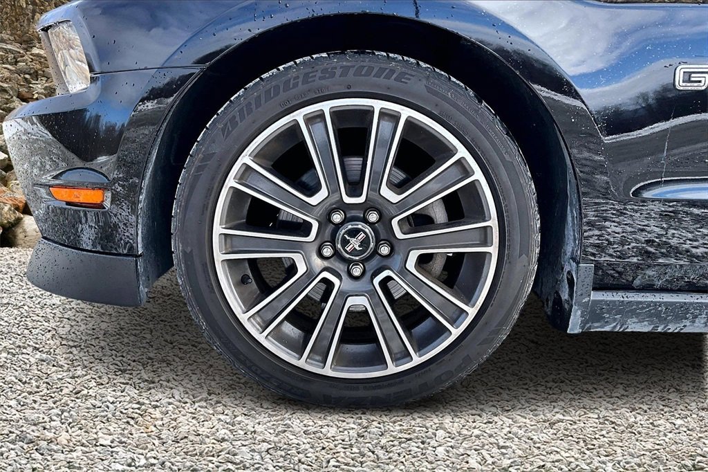 Used 2010 Ford Mustang GT image 9