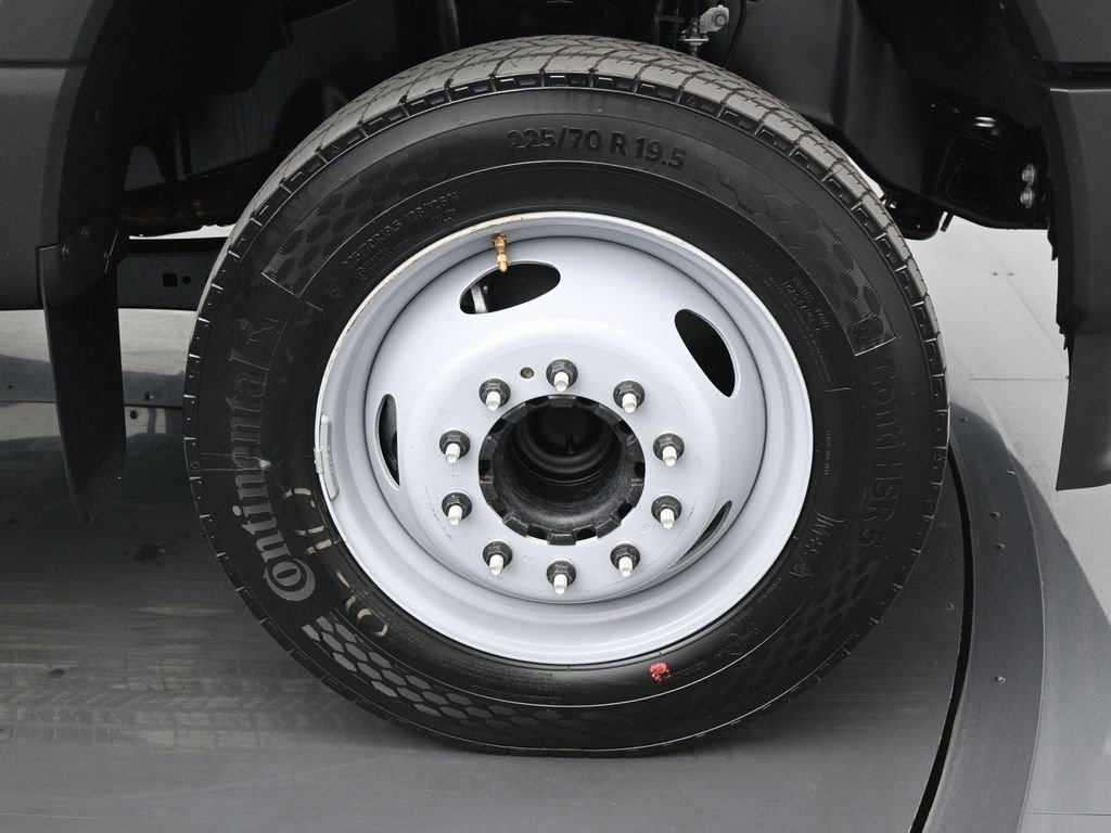 New 2025 Ford F550 XL image 15