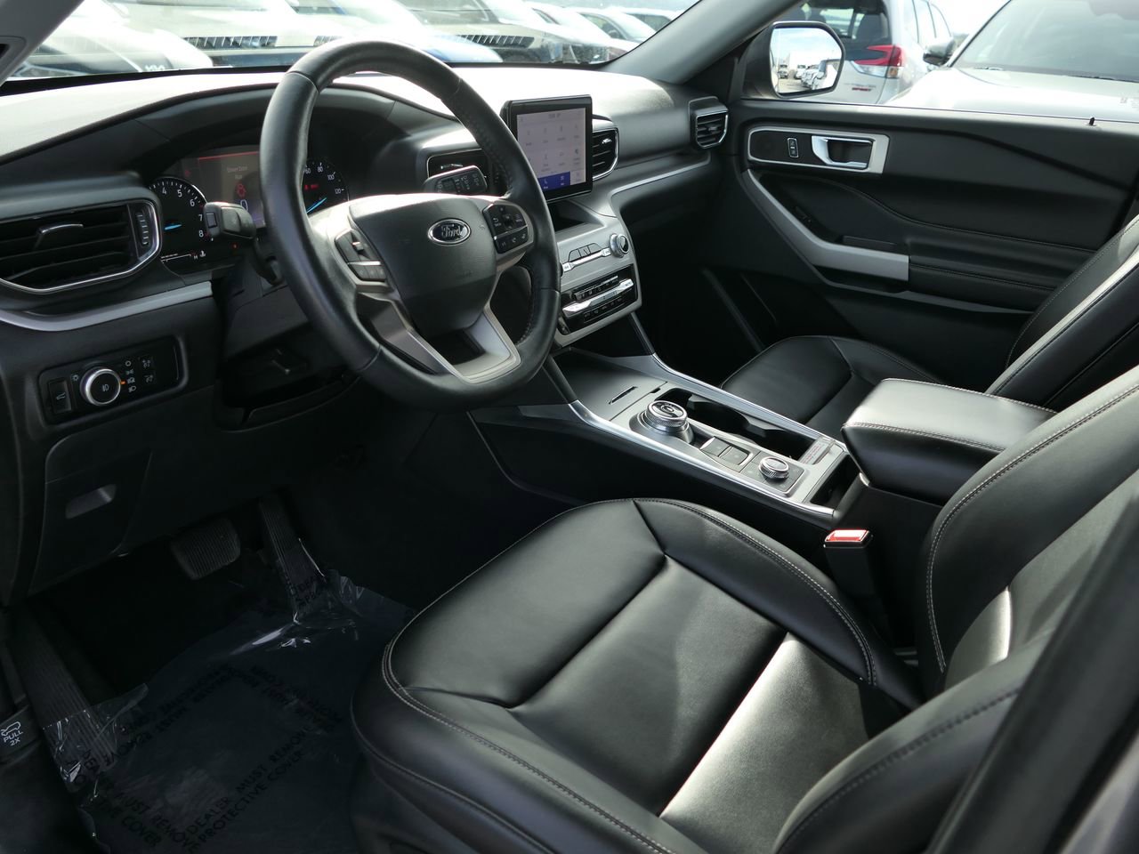 Used 2024 Ford Explorer XLT w/ Equipment Group 202A image 11