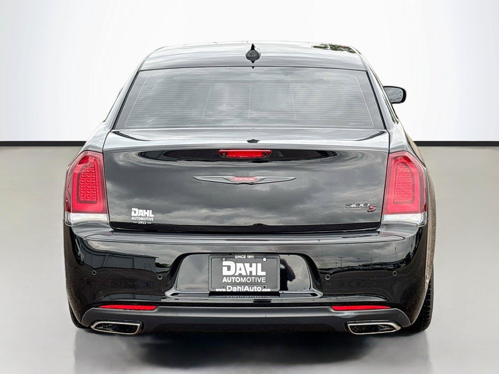 Used 2022 Chrysler 300 S w/ Comfort Group RWD image 11