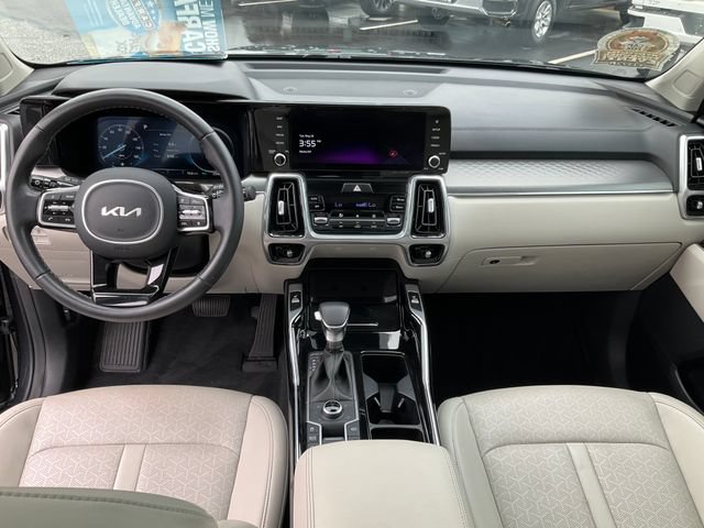 Used 2023 Kia Sorento SX AWD/4WD image 4
