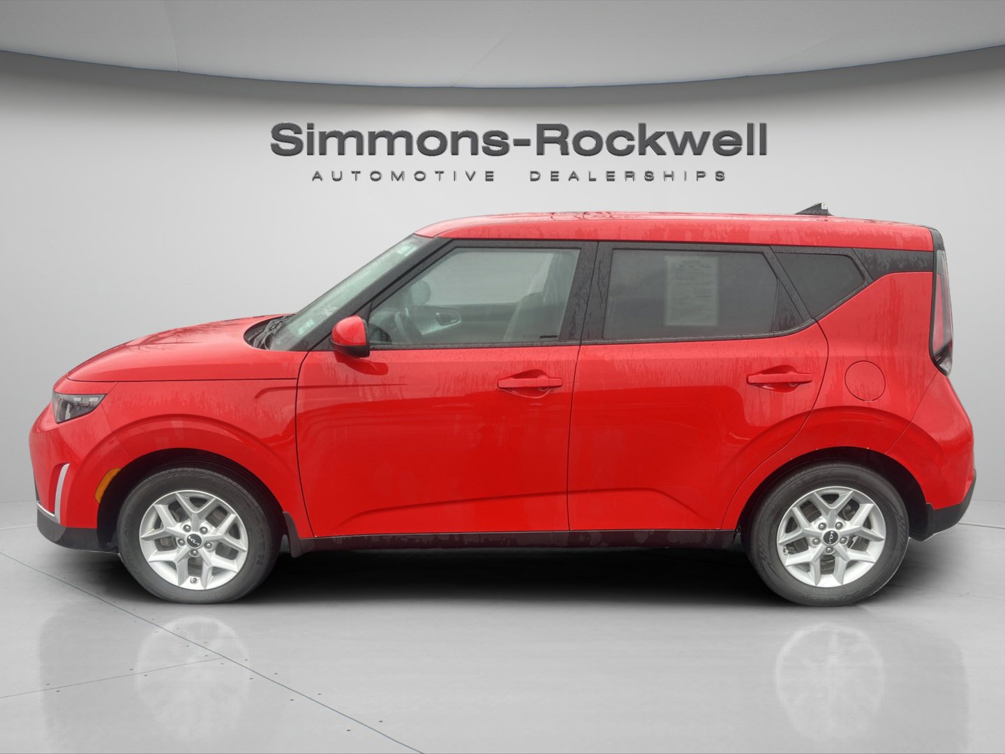 Used 2023 Kia Soul LX w/ Option Group 015 FWD image 4