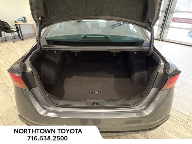 Used 2024 Nissan Altima 2.5 SV image 15