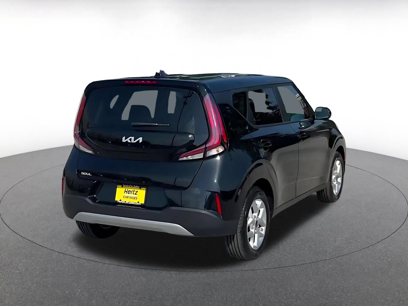 Used 2025 Kia Soul LX w/ LX Technology Package FWD image 14