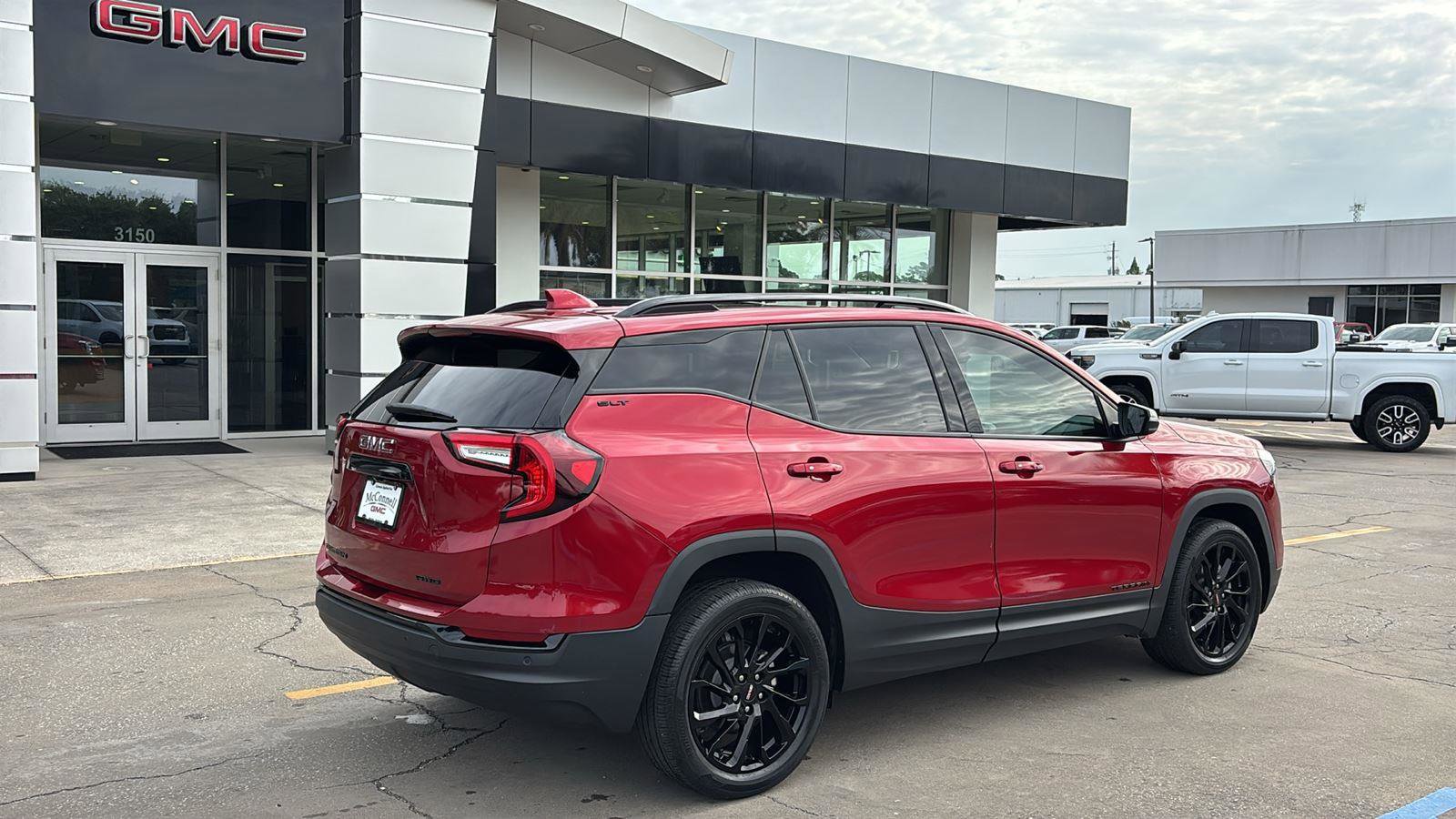 Certified 2024 GMC Terrain SLT w/ Elevation Edition AWD/4WD image 7