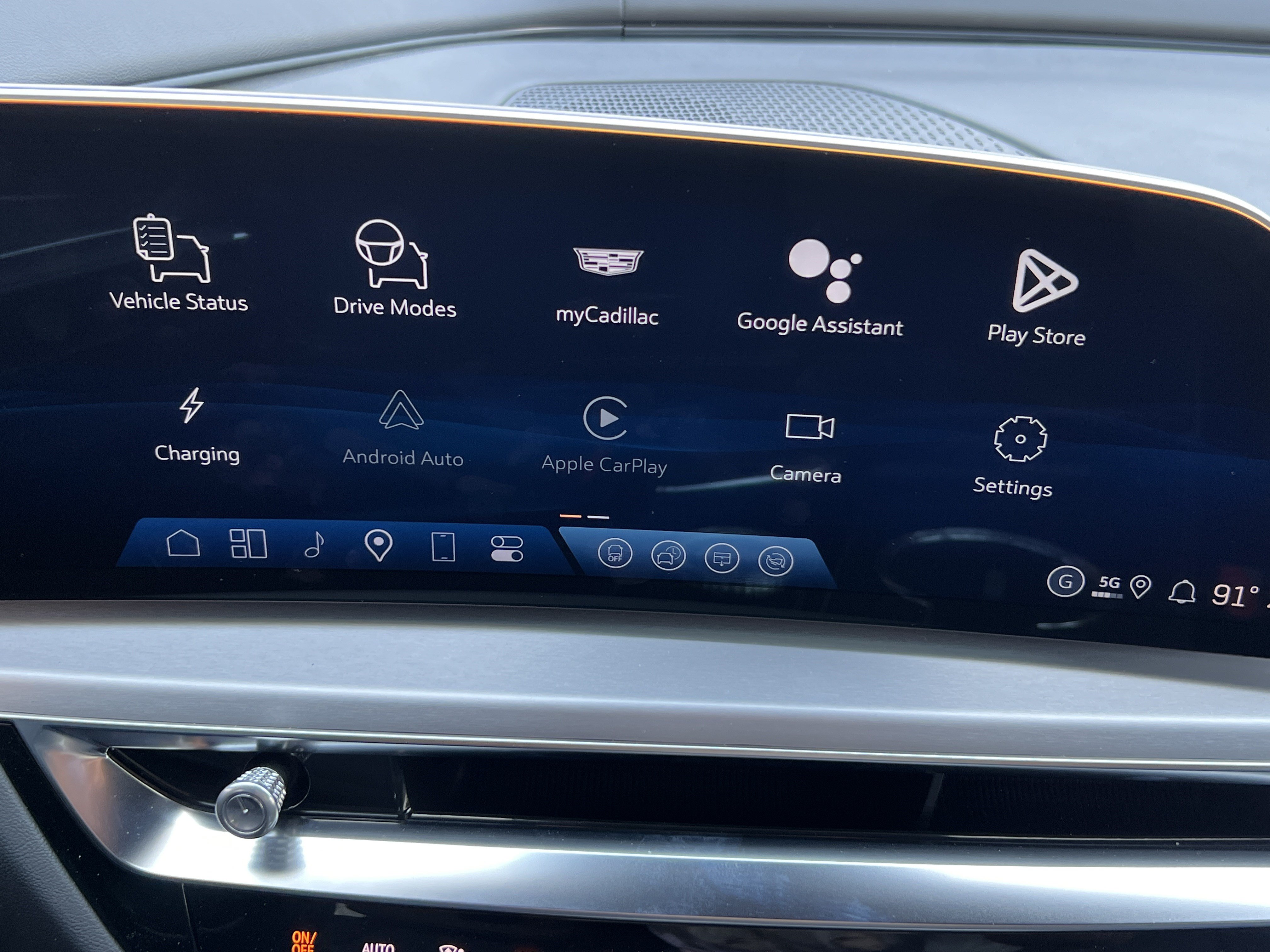New 2026 Cadillac Lyriq Signature Sport AWD/4WD image 13