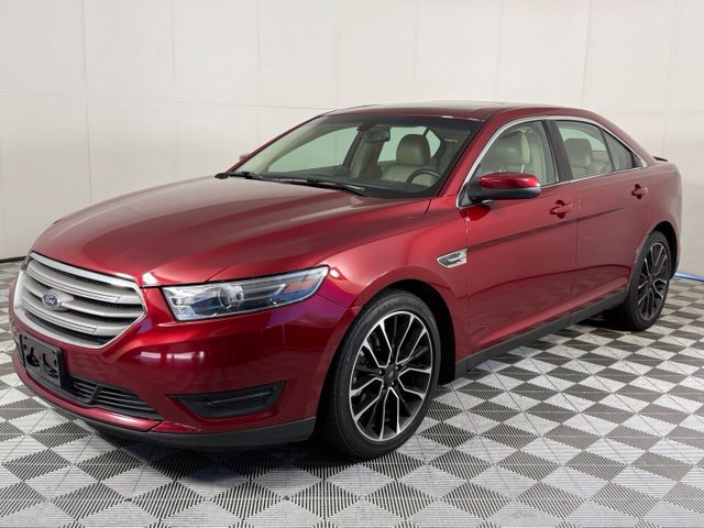 Used 2018 Ford Taurus SEL w/ Equipment Group 201A FWD image 2