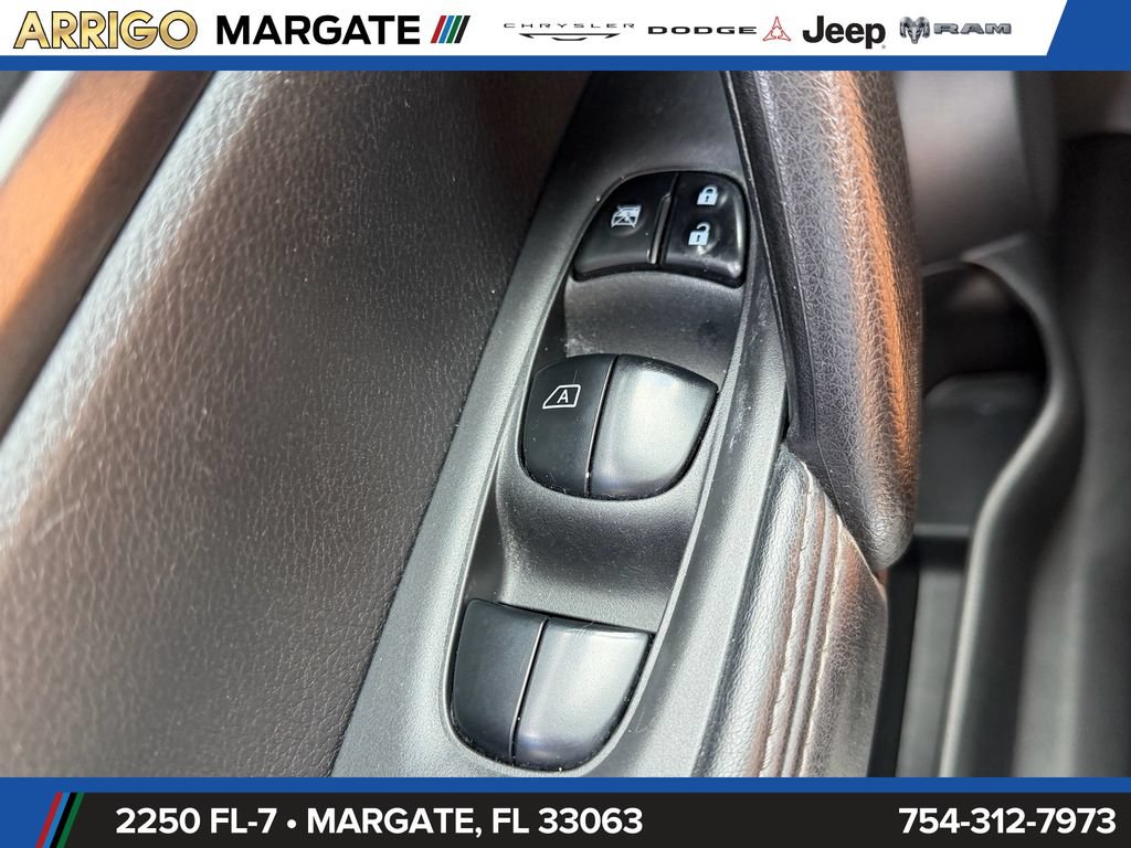 Used 2019 Nissan Rogue Sport S w/ Appearance Package FWD image 32