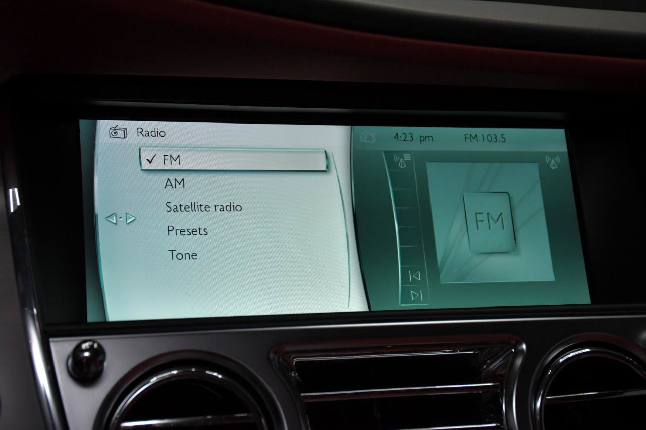 Used 2017 Rolls-Royce Wraith RWD image 39