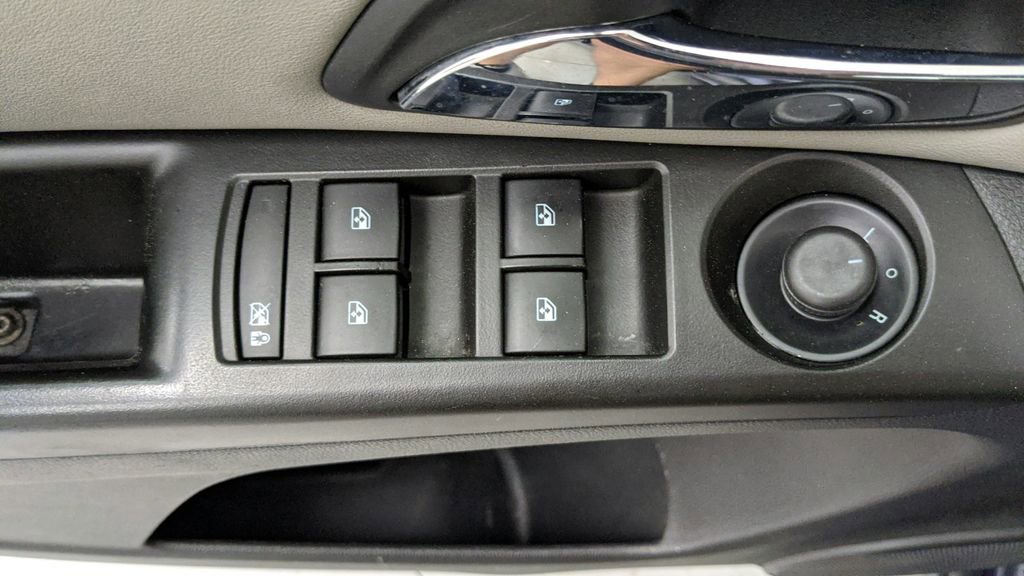 Used 2014 Chevrolet Cruze LT image 34