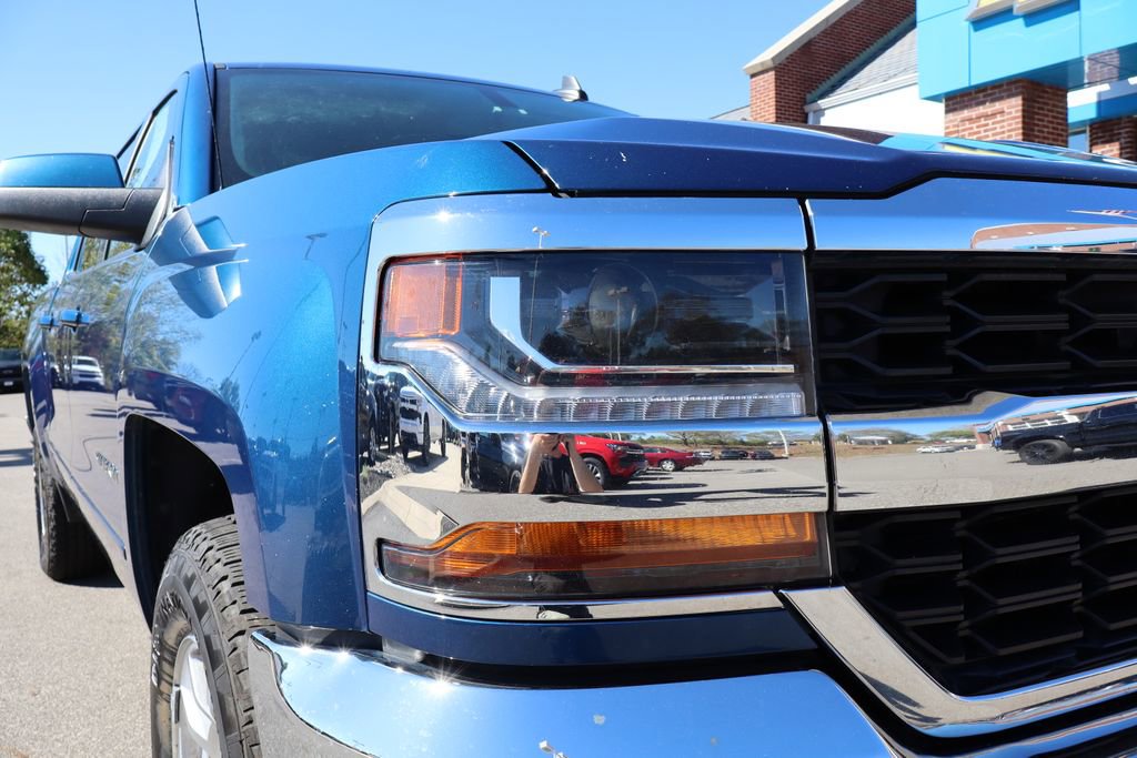 Used 2018 Chevrolet Silverado 1500 LT w/ All Star Edition image 4