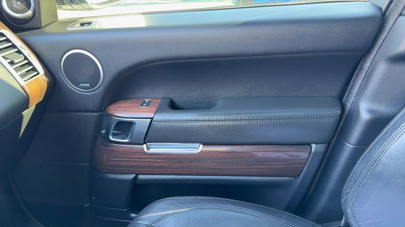 Used 2017 Land Rover Range Rover image 27