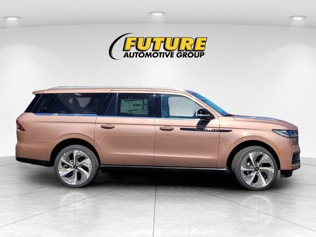 New 2026 Lincoln Navigator L Black Label AWD/4WD image 8