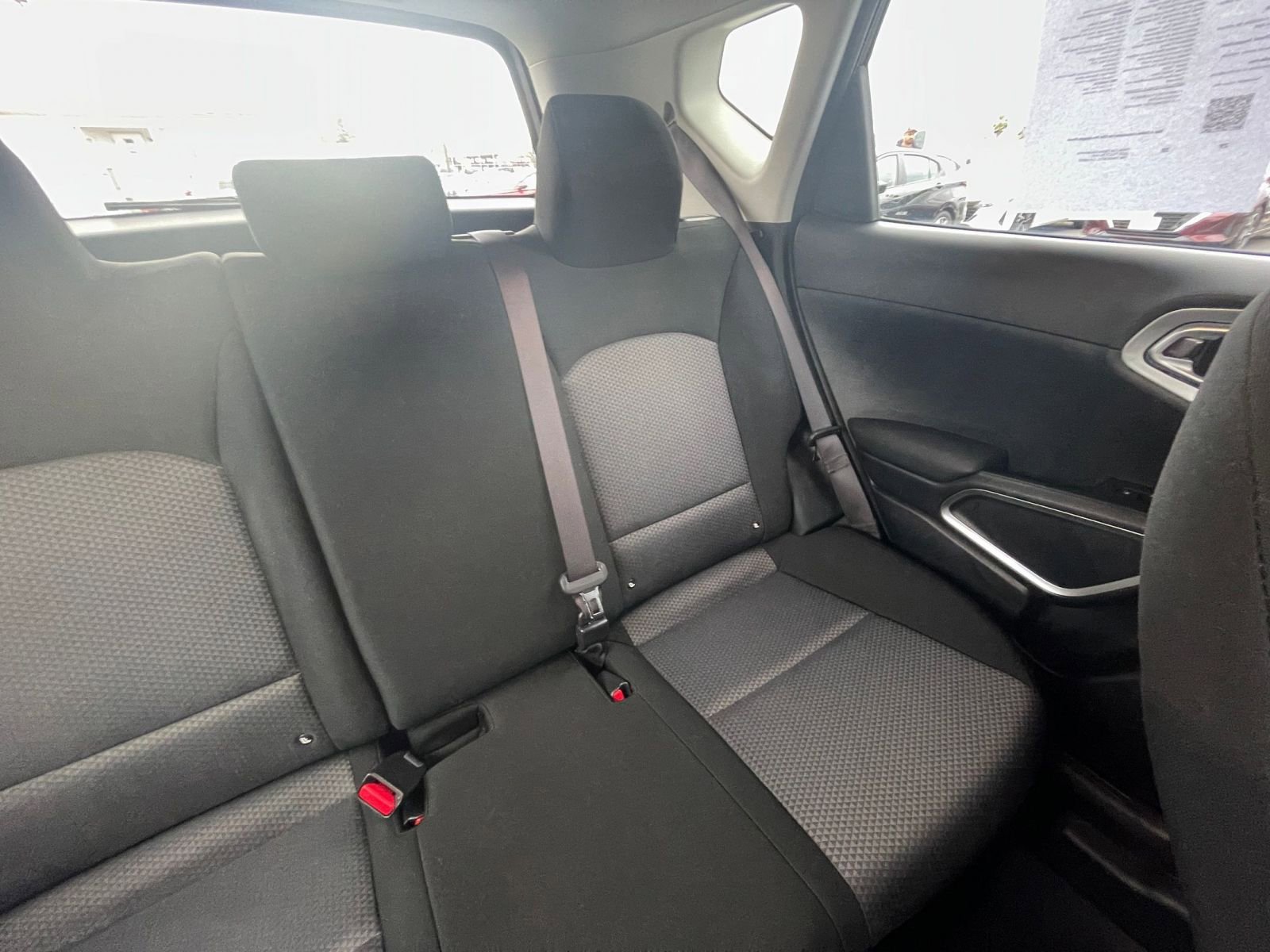Used 2025 Kia Soul LX w/ LX Technology Package FWD image 32
