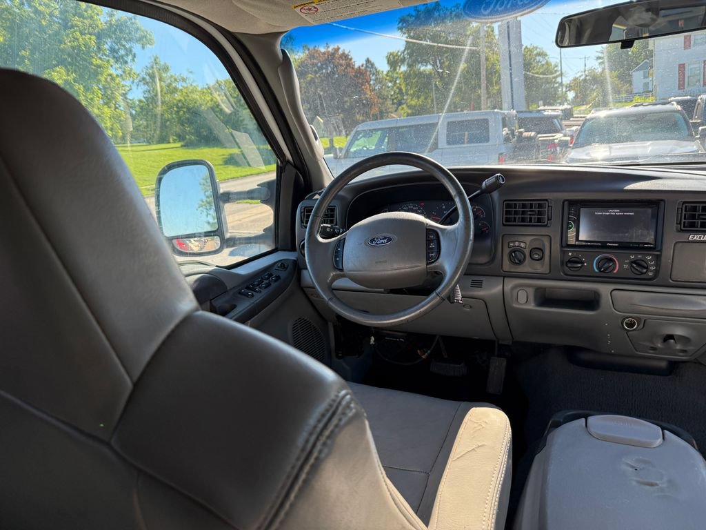 Used 2004 Ford Excursion 4WD image 30
