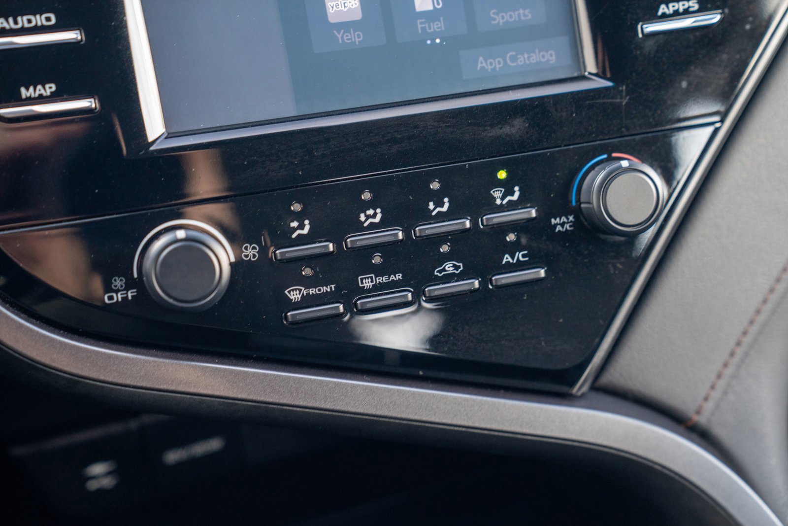 Used 2019 Toyota Camry LE image 16