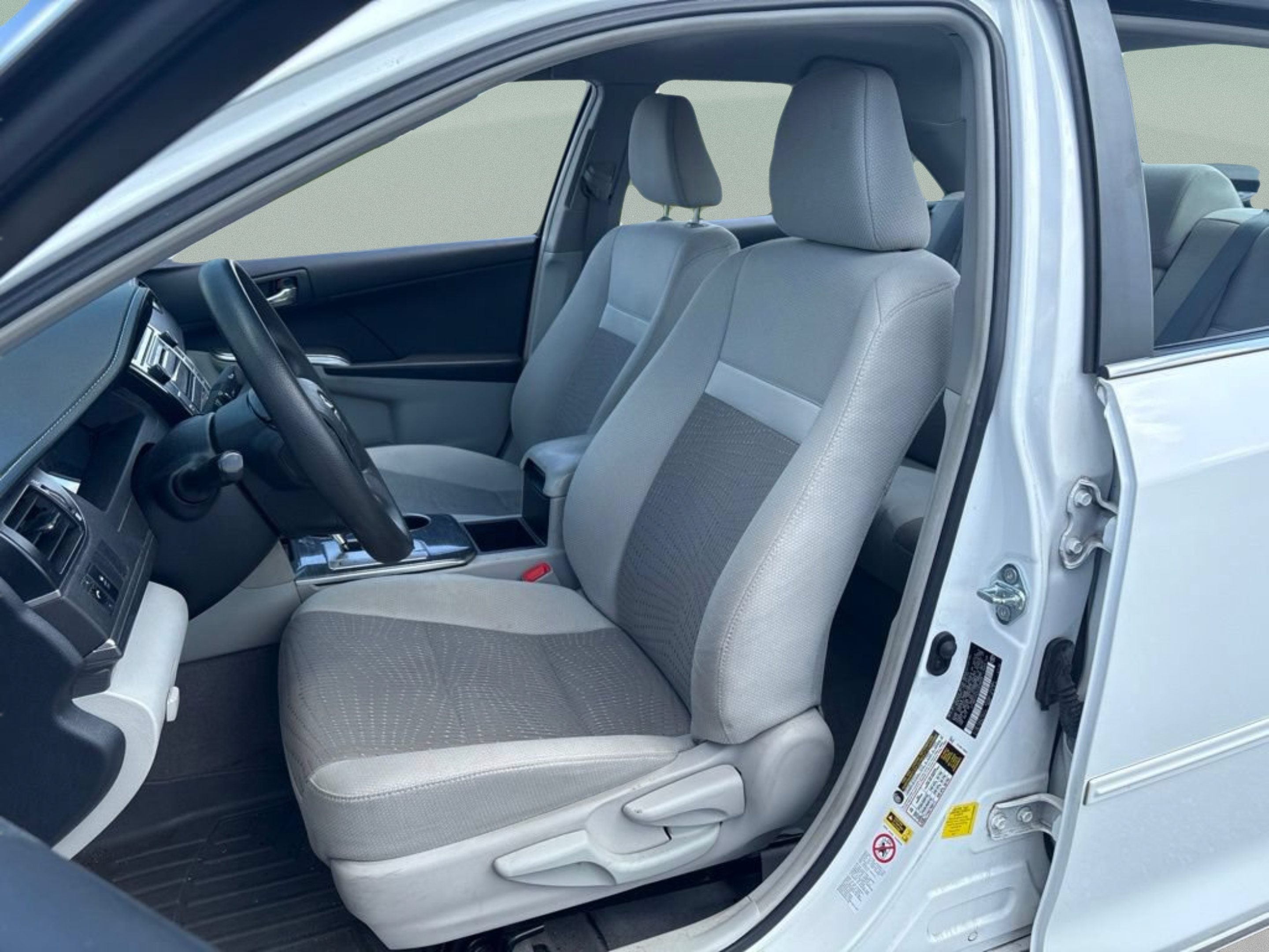 Used 2012 Toyota Camry LE FWD image 20