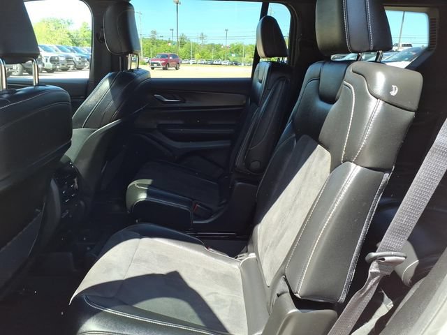Used 2023 Jeep Grand Cherokee L Laredo AWD/4WD image 13